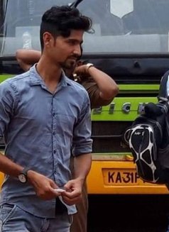 Kaver - Acompañantes masculino in Bangalore Photo 2 of 3