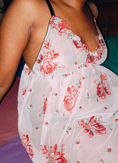 Kavithi - adult performer in Colombo Photo 1 of 5