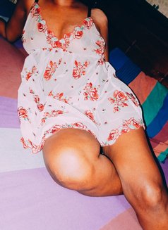 Kavithi - adult performer in Colombo Photo 4 of 5