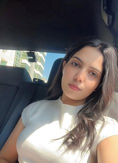 Kaviaa Indian College Girl - puta in Dubai Photo 7 of 17