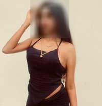 Kavindya Fernando - puta in Colombo