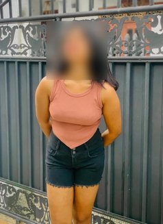 Kavini Disanayake - escort in Colombo Photo 6 of 8