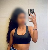 Kavini - escort in Colombo