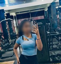 Kavini - escort in Colombo