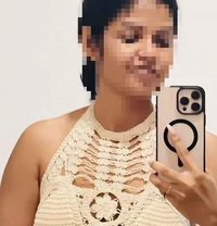 Kavini - escort in Colombo