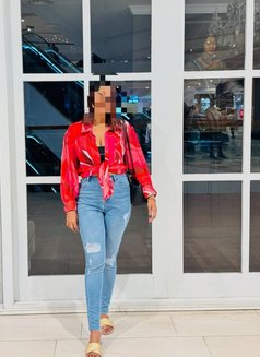 Kavini - escort in Colombo Photo 9 of 10