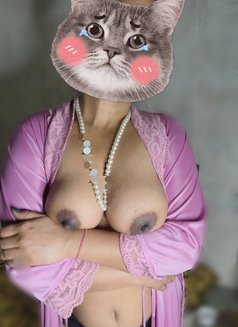 Kavita - adult performer in Mumbai Photo 2 of 6