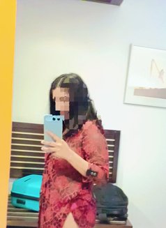 Kavita - puta in Gurgaon Photo 7 of 14