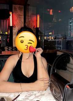 Kavita - escort in Mumbai Photo 2 of 6