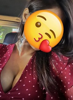 Kavita - escort in Mumbai Photo 5 of 6