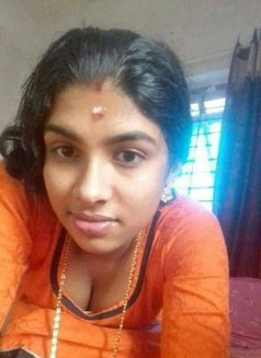 Kavita - escort in New Delhi Photo 2 of 2