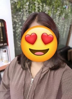 Kaviya - escort in Ahmedabad Photo 4 of 5