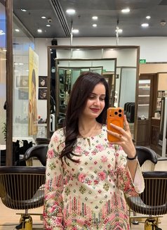 Kaviya - escort in Bangalore Photo 3 of 3