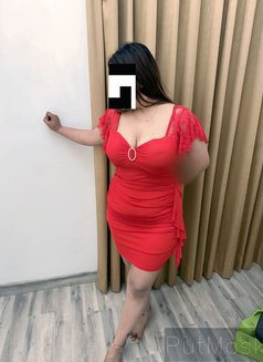 kavya age 24 - puta in Ahmedabad Photo 3 of 5