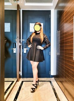 kavya age 24 - escort in Noida Photo 2 of 16