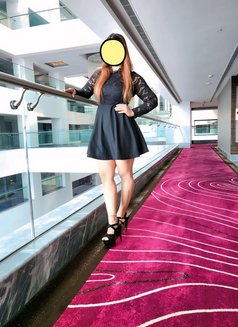 kavya age 24 - escort in Noida Photo 5 of 16