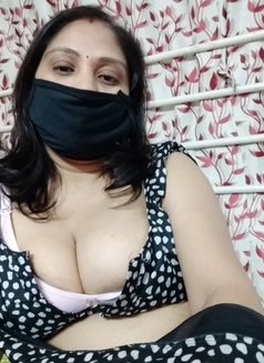 Kavya Cam Show and Meet Available - puta in Bangalore Photo 1 of 2