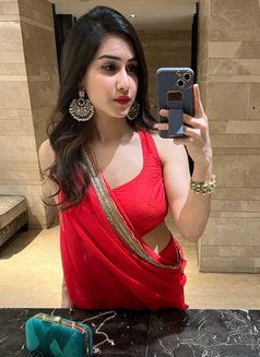 Kavya - puta in Bangalore Photo 2 of 2