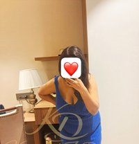 Kavya - puta in Gurgaon
