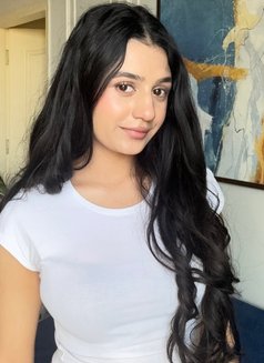 Kavya - escort in Kochi Photo 1 of 2