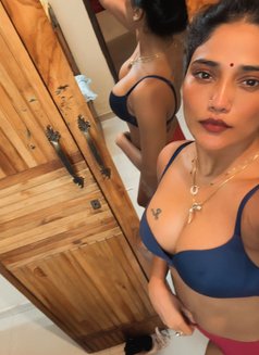 Kavya Ghosh - escort in New Delhi Photo 5 of 9