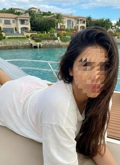 Kavya - puta in Chennai Photo 1 of 2