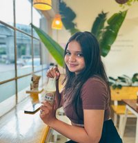 Kavya - escort in Chennai Photo 1 of 4