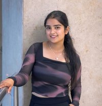 Kavya - puta in Gurgaon