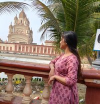 Kavya - puta in Kochi