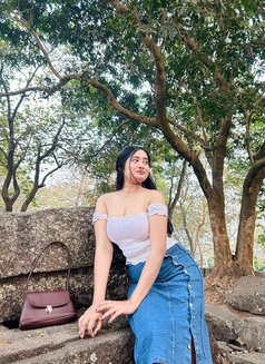 Kavya - escort in Kochi Photo 1 of 3