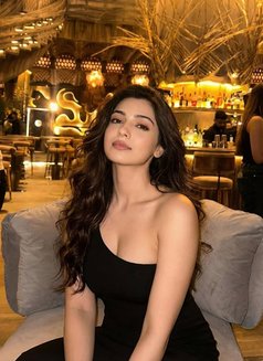 Kavya - puta in Kolkata Photo 2 of 2