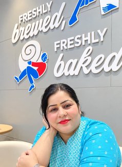Kavya - puta in New Delhi Photo 2 of 3