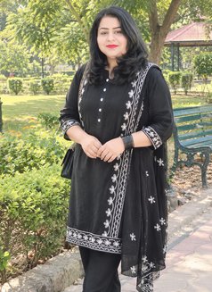 Kavya - puta in New Delhi Photo 4 of 8