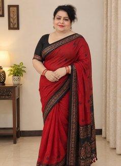 Kavya - puta in New Delhi Photo 8 of 8