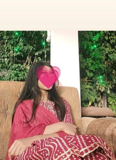 Kavya - escort in Noida Photo 1 of 4