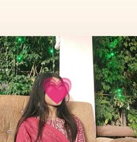 Kavya - puta in Noida Photo 1 of 4