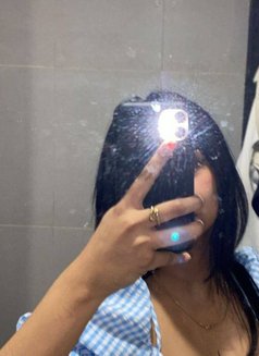 Kavya - puta in Noida Photo 4 of 5