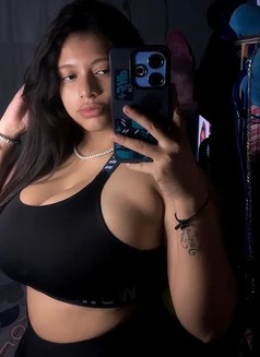 Kavya - escort in Noida Photo 2 of 4