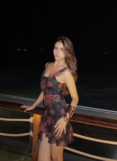 Kavya - escort in Umm al-Qaiwain Photo 2 of 3