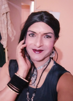 Kavya - Transsexual escort in Mumbai Photo 1 of 8