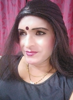 Kavya - Transsexual escort in Mumbai Photo 2 of 8