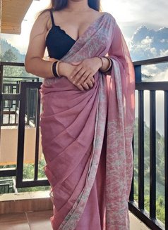 Kavya Malhotra - escort in New Delhi Photo 9 of 9