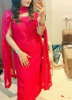 Kavya Raj - puta in Mumbai Photo 1 of 1