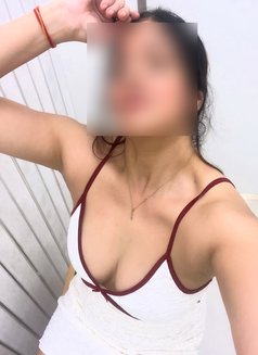 Kavya Sharma Independent - escort in Noida Photo 2 of 12