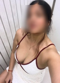 Kavya Sharma Independent - escort in Noida Photo 6 of 12