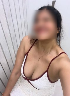 Kavya Sharma Independent - escort in Noida Photo 9 of 12