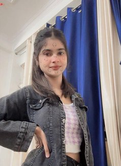 Kavya Sharma - escort in Gurgaon Photo 4 of 5