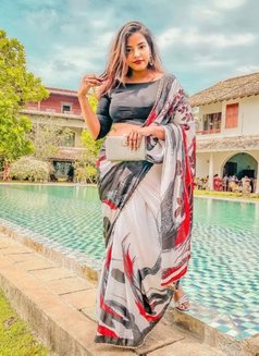 Kavya Sharma - escort in Mumbai Photo 2 of 3