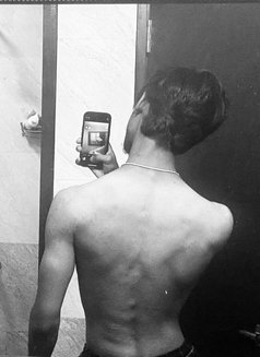 Young man - Male escort in Indore Photo 4 of 4