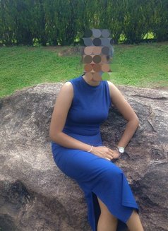 Kaweesha Madushani - companion in Colombo Photo 2 of 6